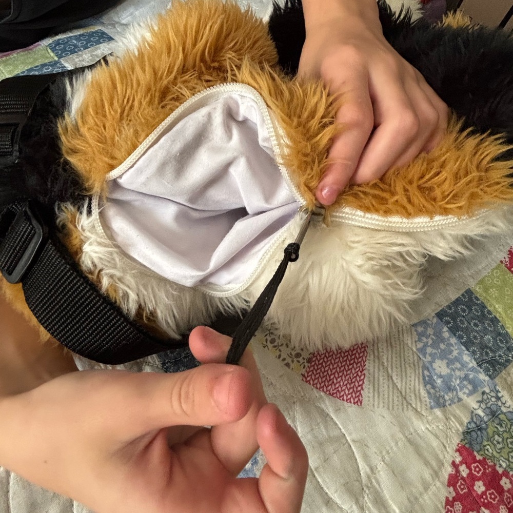 Aurora Plush Backpack - Picture 3 of 8